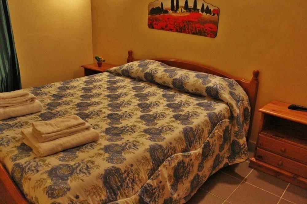 Agriturismo Marcosimone Marco Simone ภายนอก รูปภาพ